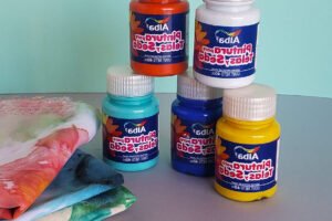 Pintura para seda: cómo aplicarla y crear diseños a mano