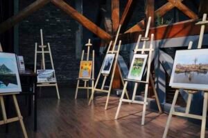 Atril vs Mesa: ¿Cuál es la mejor opción para pintar?