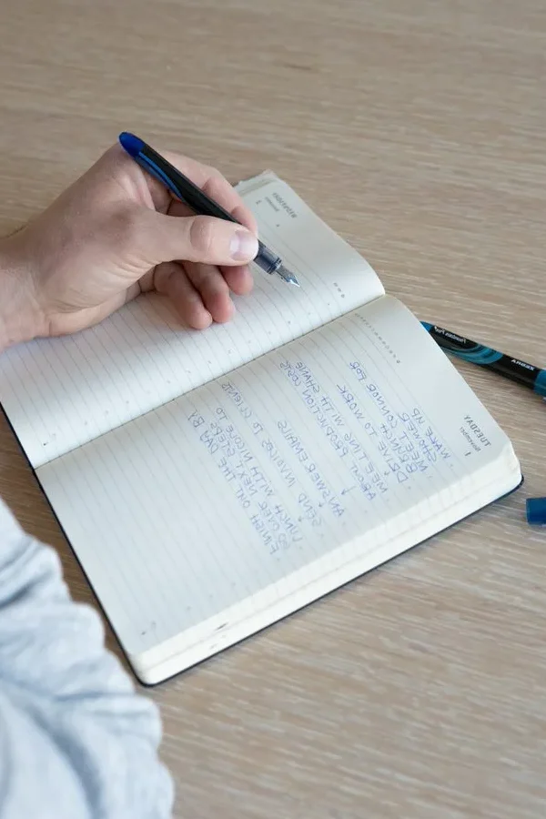 En este momento estás viendo Cómo elegir plumillas: Tipos y consejos para principiantes