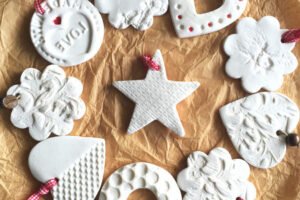 Decoración navideña con pasta DAS: ideas creativas para tu hogar