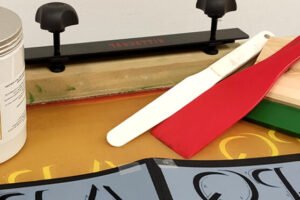 Procesos y materiales en serigrafía: rasquetas y film fotopolímero